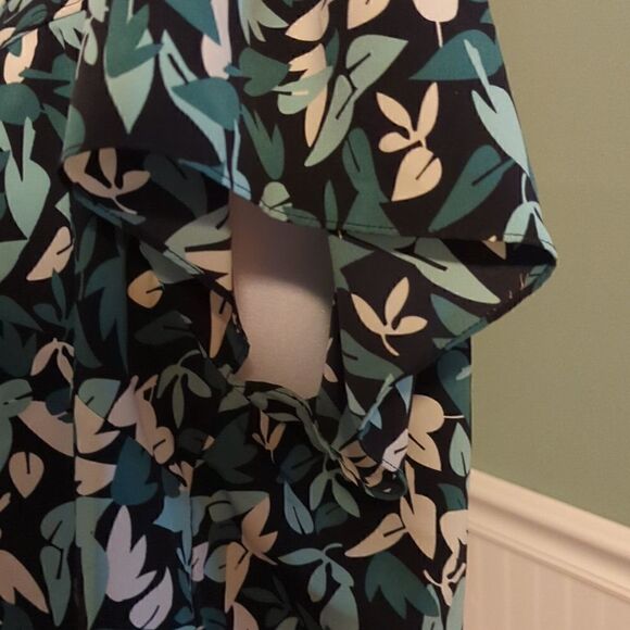 RYAN Wythe 1X lightweight top capped sleeves hides flaws summer greenery - Picture 6 of 11